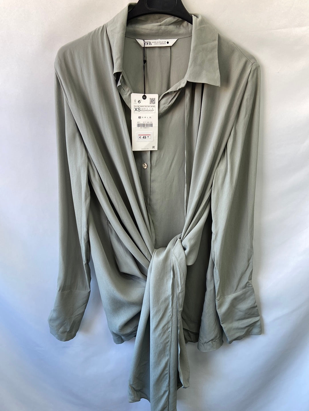 ZARA. Blusa asimétrica lazada T.xs