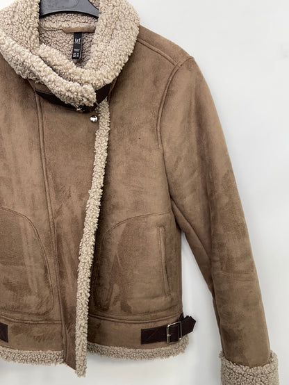 ZARA.Biker marrón borrego T.xs