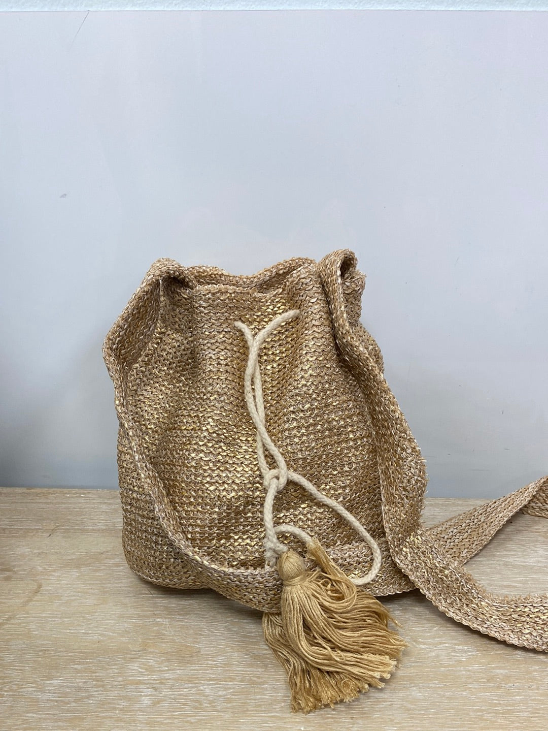 OTRAS.Bolso trenzado tipo saco