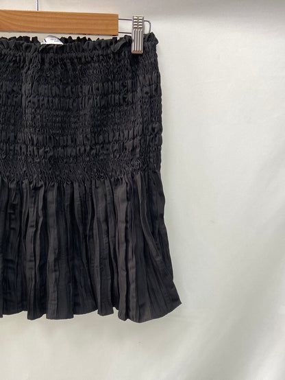 ZARA.Falda corta negra nido de abeja T.M