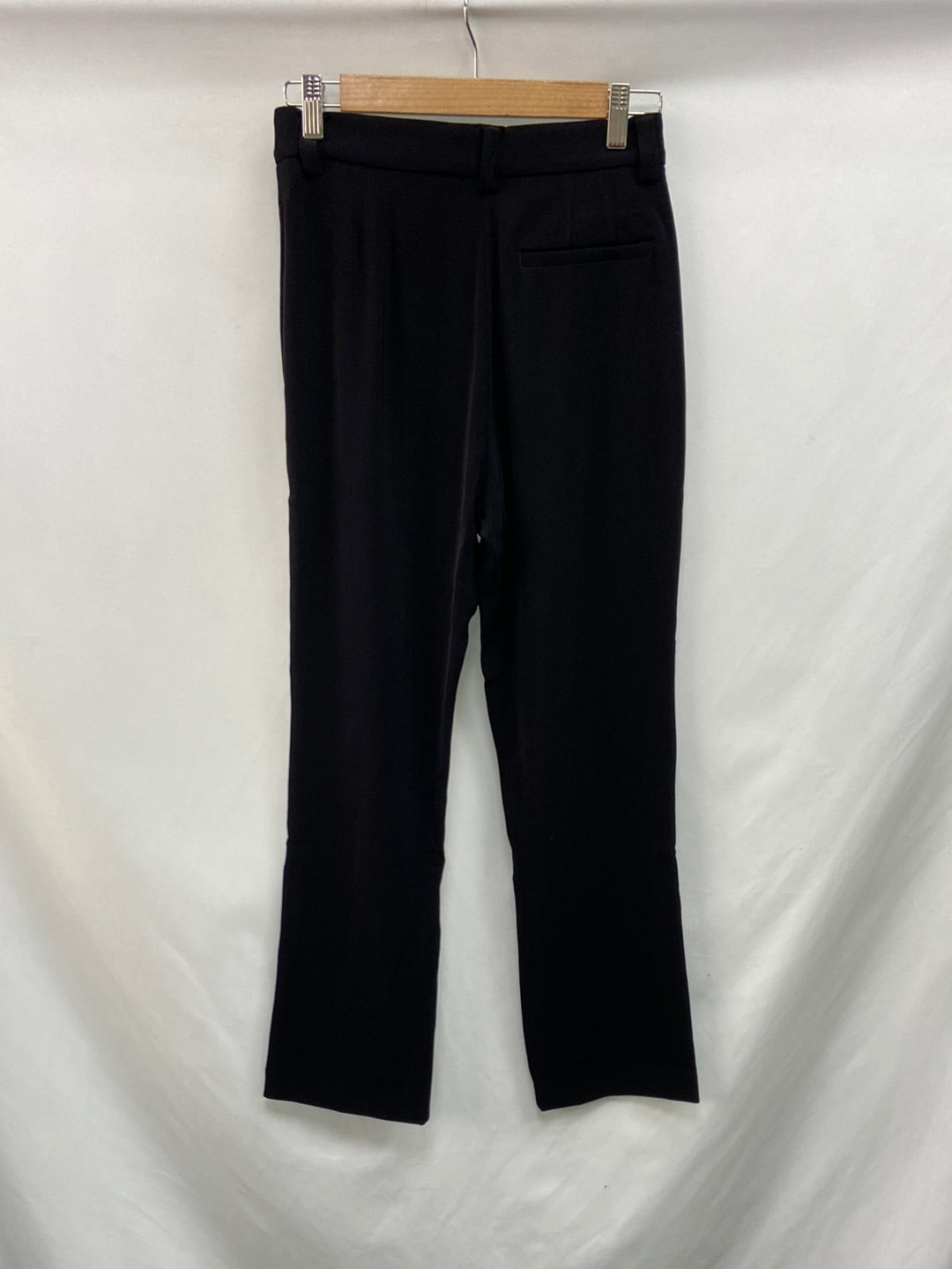 MOMONI.Black pleated trousers S.40 (36)