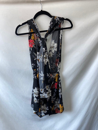 SHEIN.Mono corto espalda abierta T.36