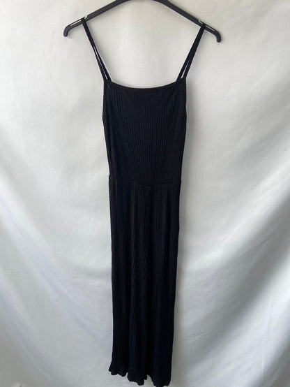 BERSHKA.Mono negro culotte canalé T.S