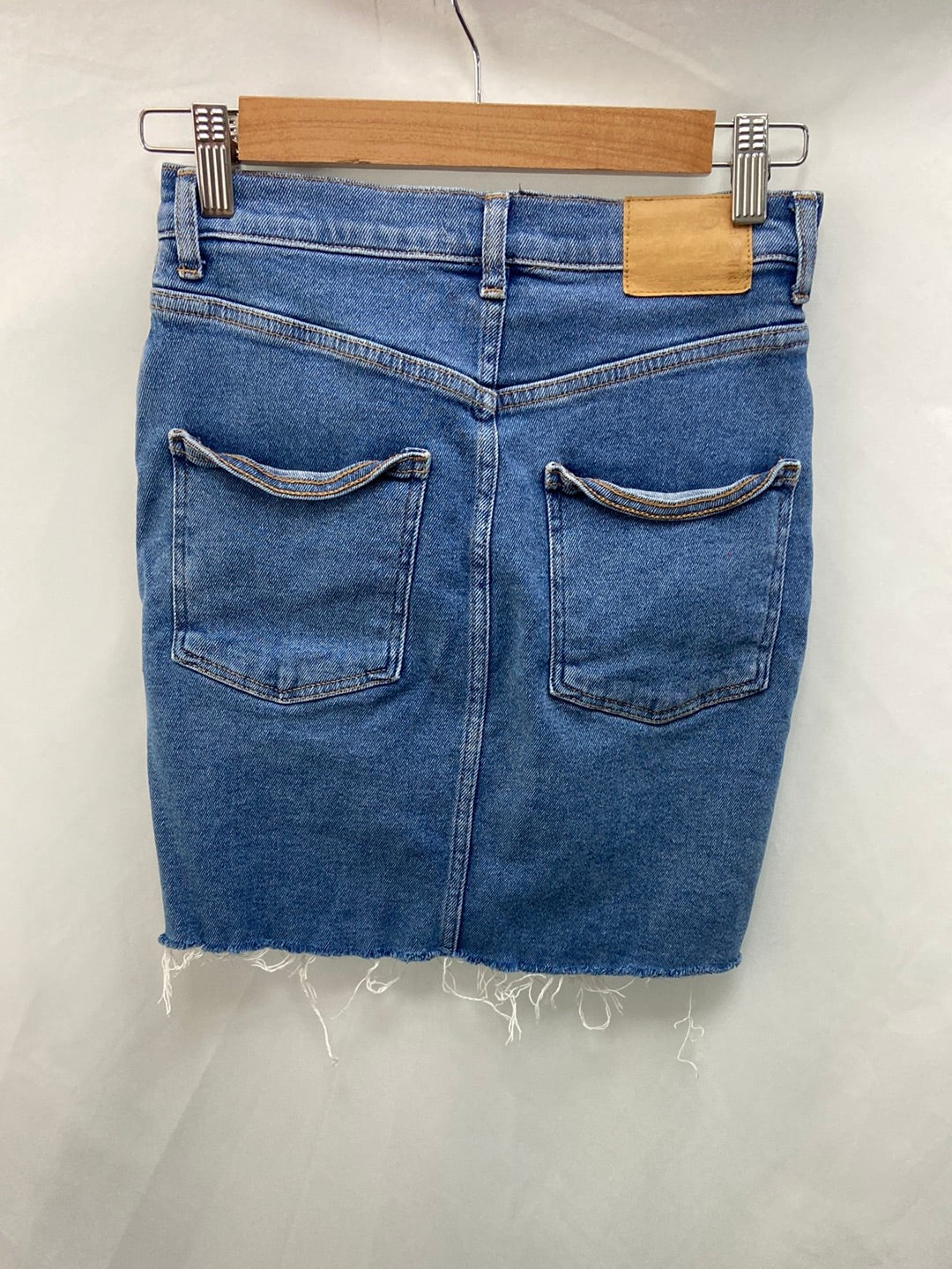 PULL&BEAR.Falda corta vaquera  T.s