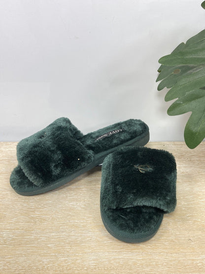 LOVE STORIES.Zapatillas pelito verdes T.37