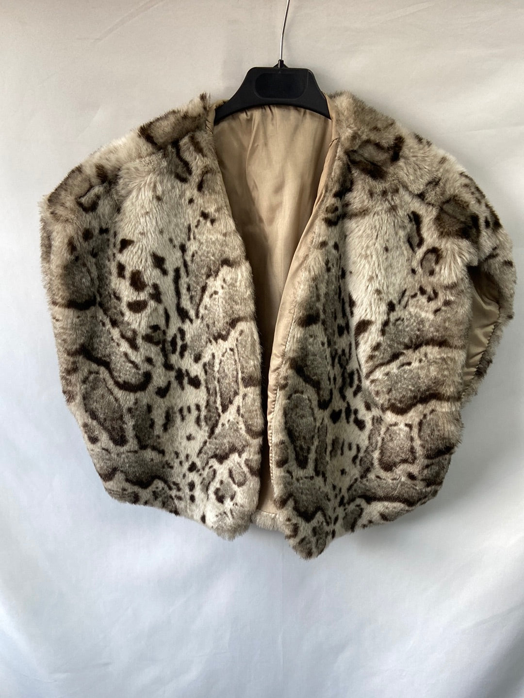 OTHERS. Short fur animal vest TU(m)