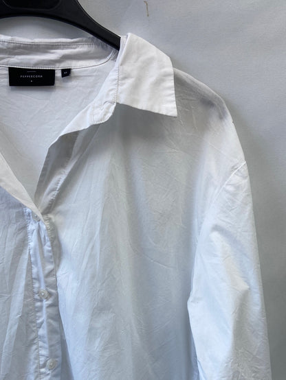PEPPERCORNS..Oversized white shirt T.XS