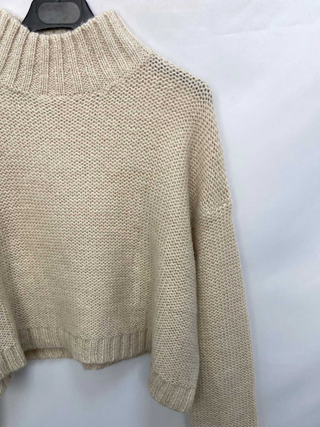 BELLEROSE.Jersey beige cortito T.s