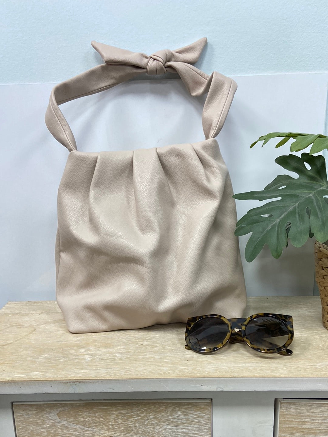 ZARA. Beige faux leather bag (medium)