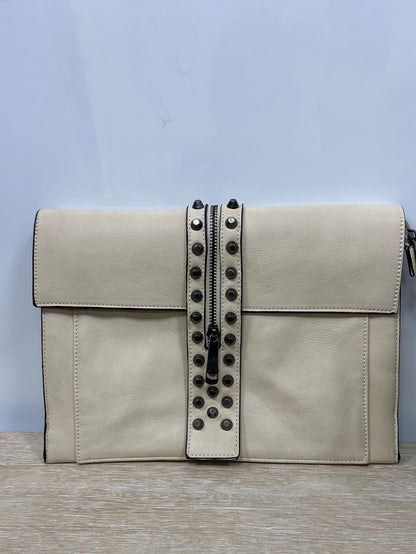 MISAKO. Beige bag with studs and zipper