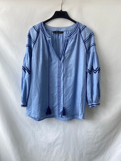 ZARA.Blusón azul bordado T.M