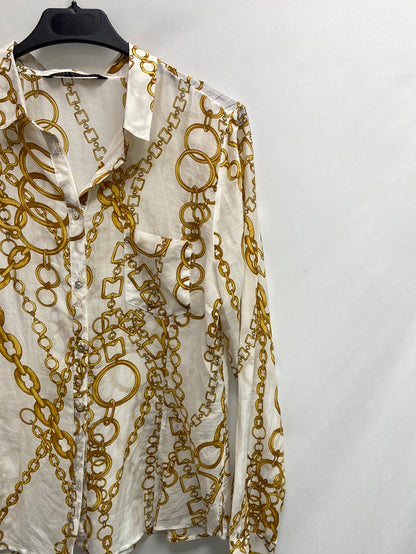 ZARA. Blusa blanca cadenas T.xl(s)