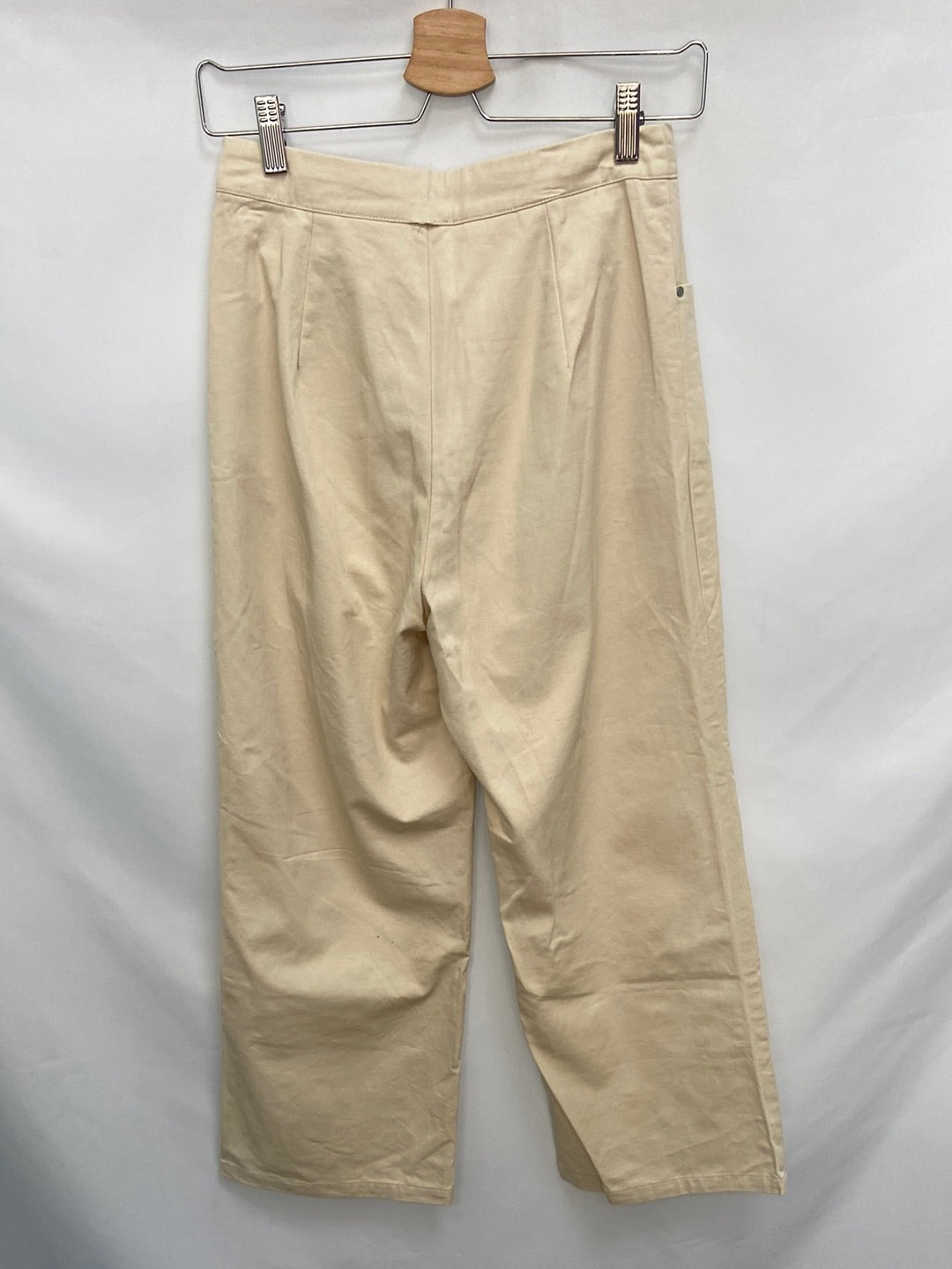 OTRAS.Pantalones beiges Flores bordadas T.34