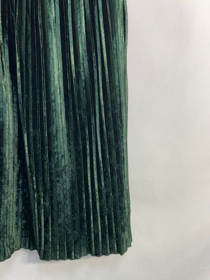 ZARA.Falda verde tablas terciopelo T.xs