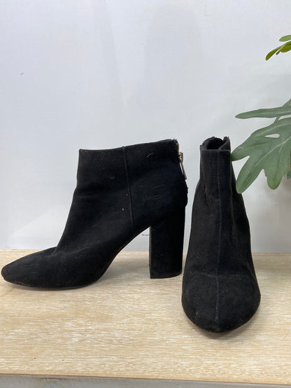 PULL&BEAR. Botines negros T.38 Tara