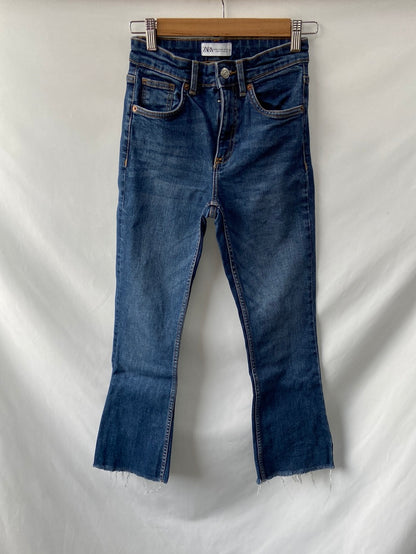 ZARA.Pantalones vaqueros bajo deshilachado T.34