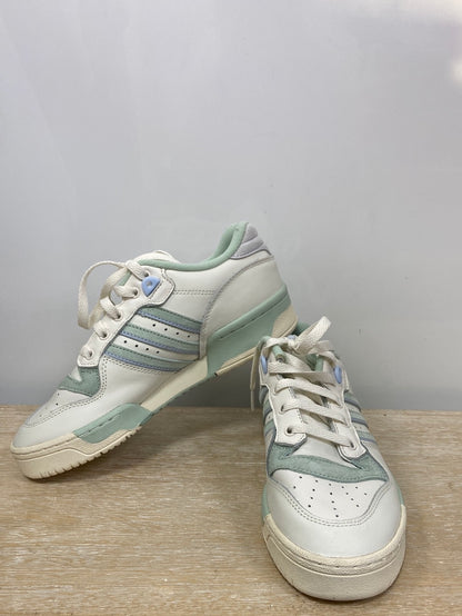 ADIDAS.Zapatillas tonos pastel T.38
