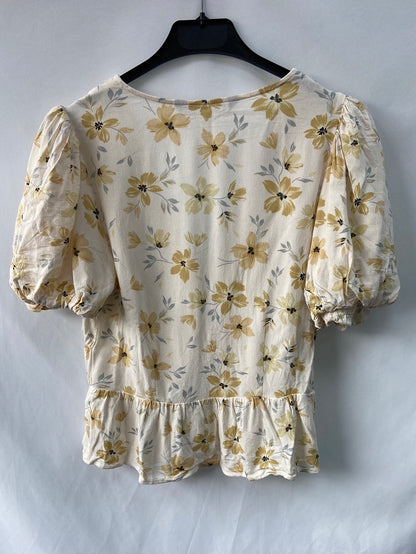 ZARA.Blusa beige flores y botones T.S