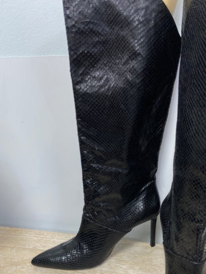 ZARA. Black textured high boots S.39