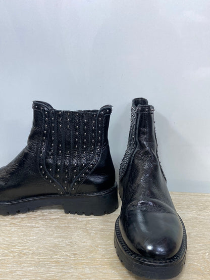 ZARA.Botines negros tachuelas T.39