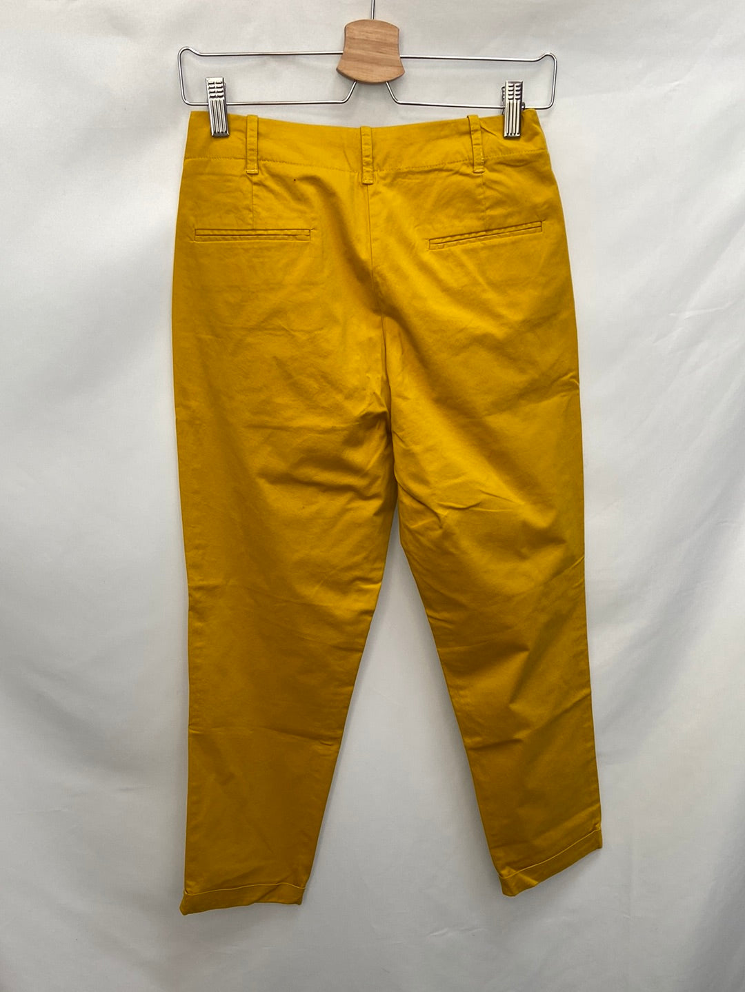 MANGO.Pantalones amarillos/mostaza vestir T.36