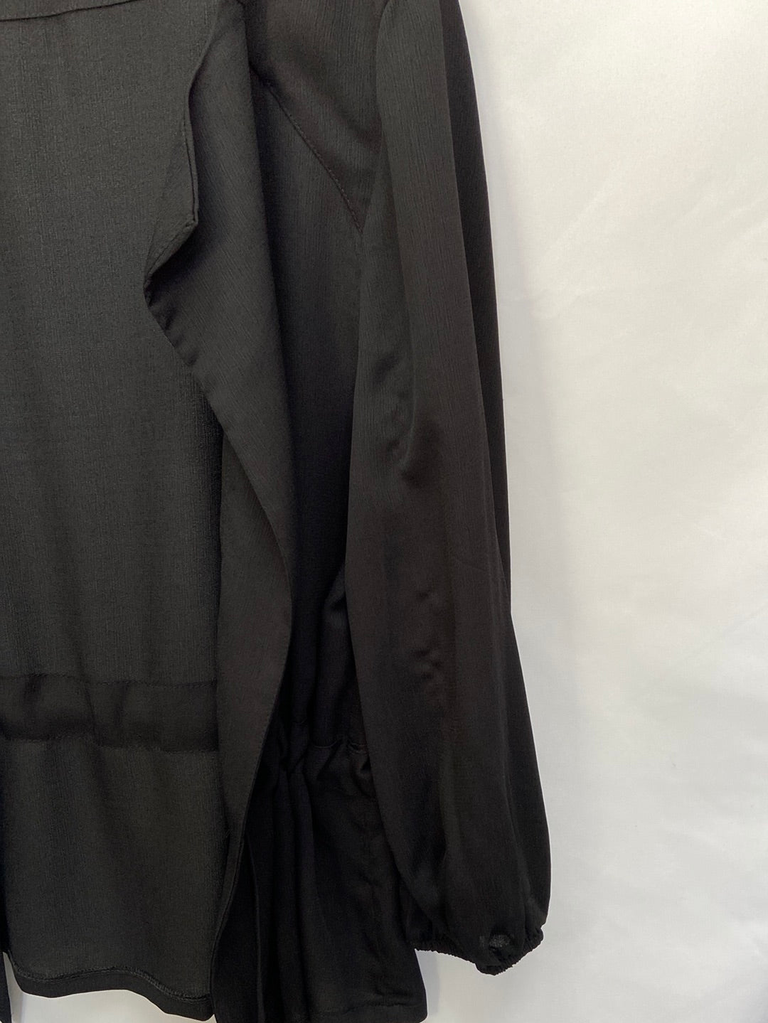 MUNMO.Sobrecamisa negra TU(s)