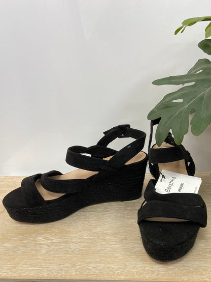 BERSHKA.Cuñas esparto negras T.38