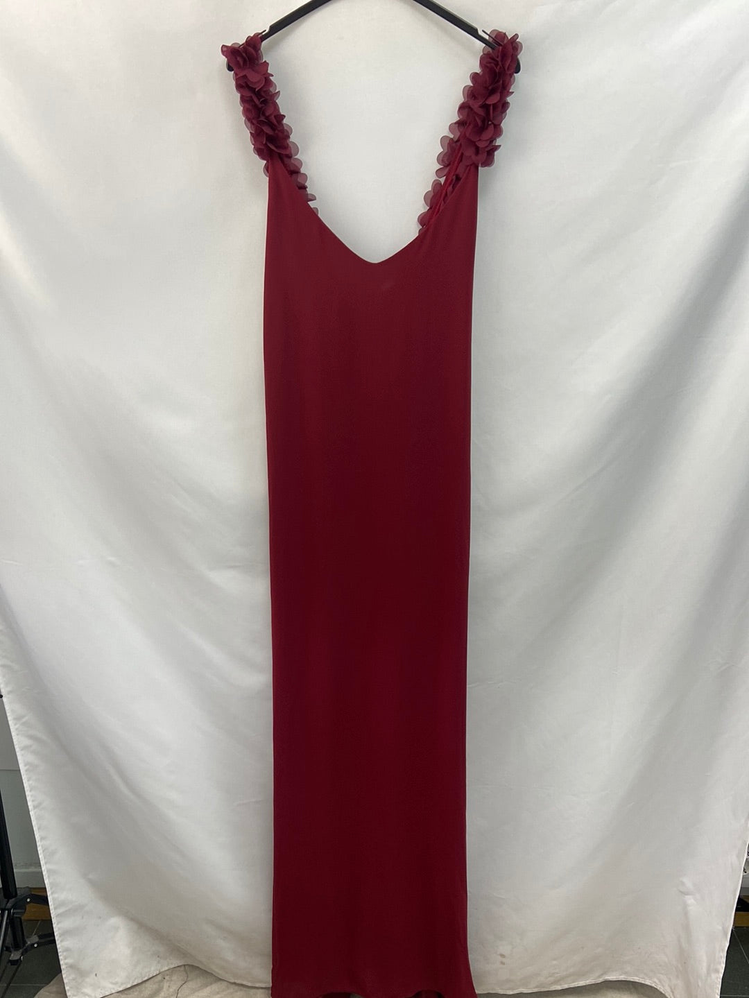 BY CLÉA.Vestido burdeos largo pétalos (36,38)