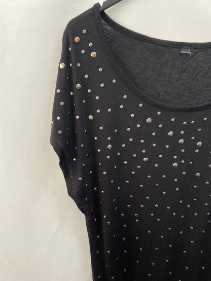 OTRAS. Top negro tachuelas T.m