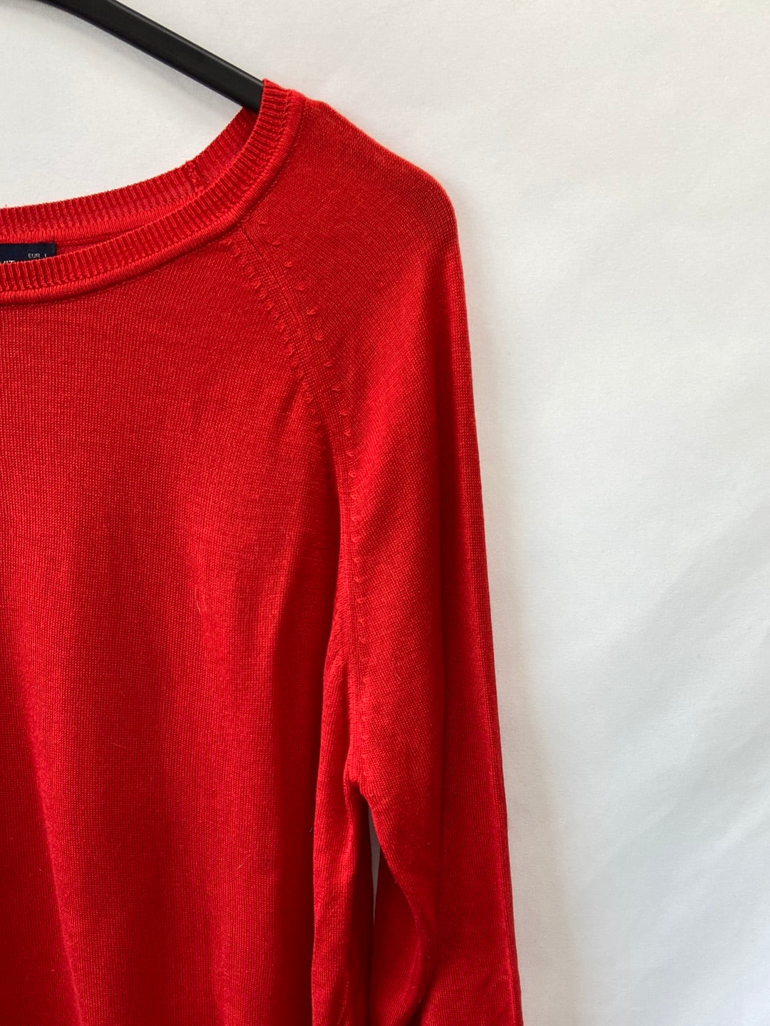 ZARA.Jersey fino punto rojo T.L (m)
