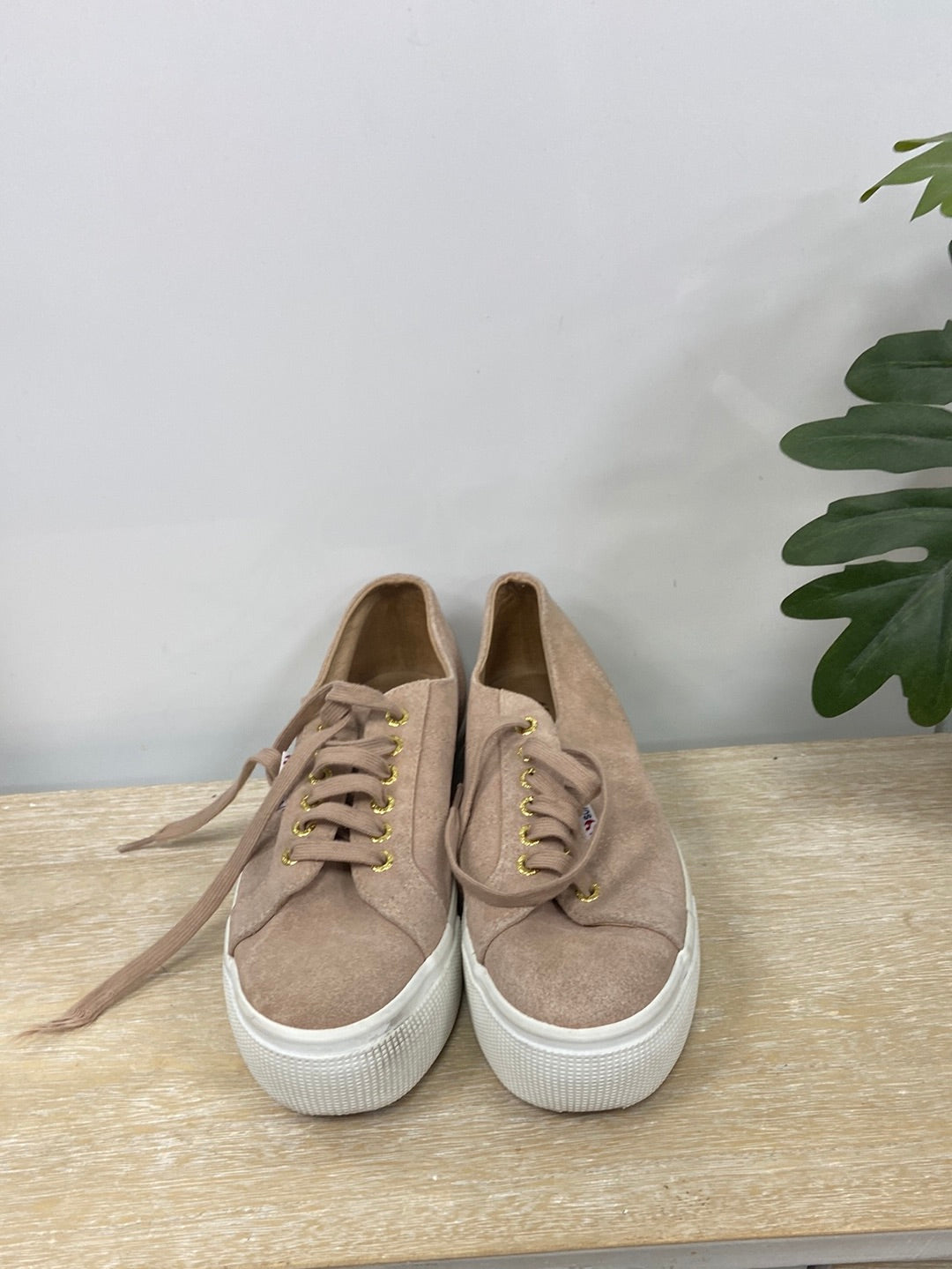 SUPERGA.Zapatillas antelina rosas T.40. (TARA)