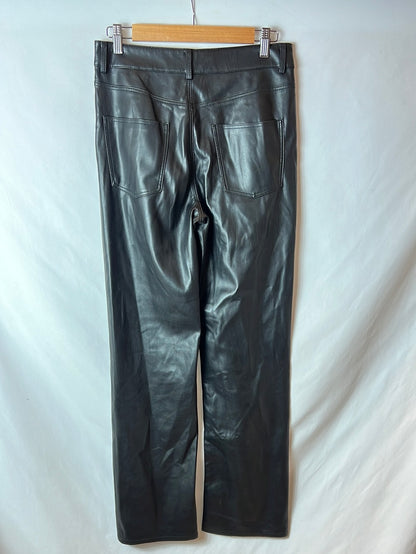 ZARA. Pantalón negros polipiel T.38