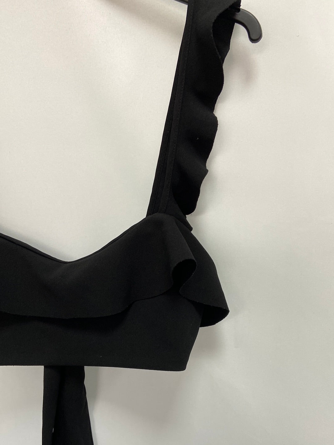 ZARA.Croptop negro volante T.S