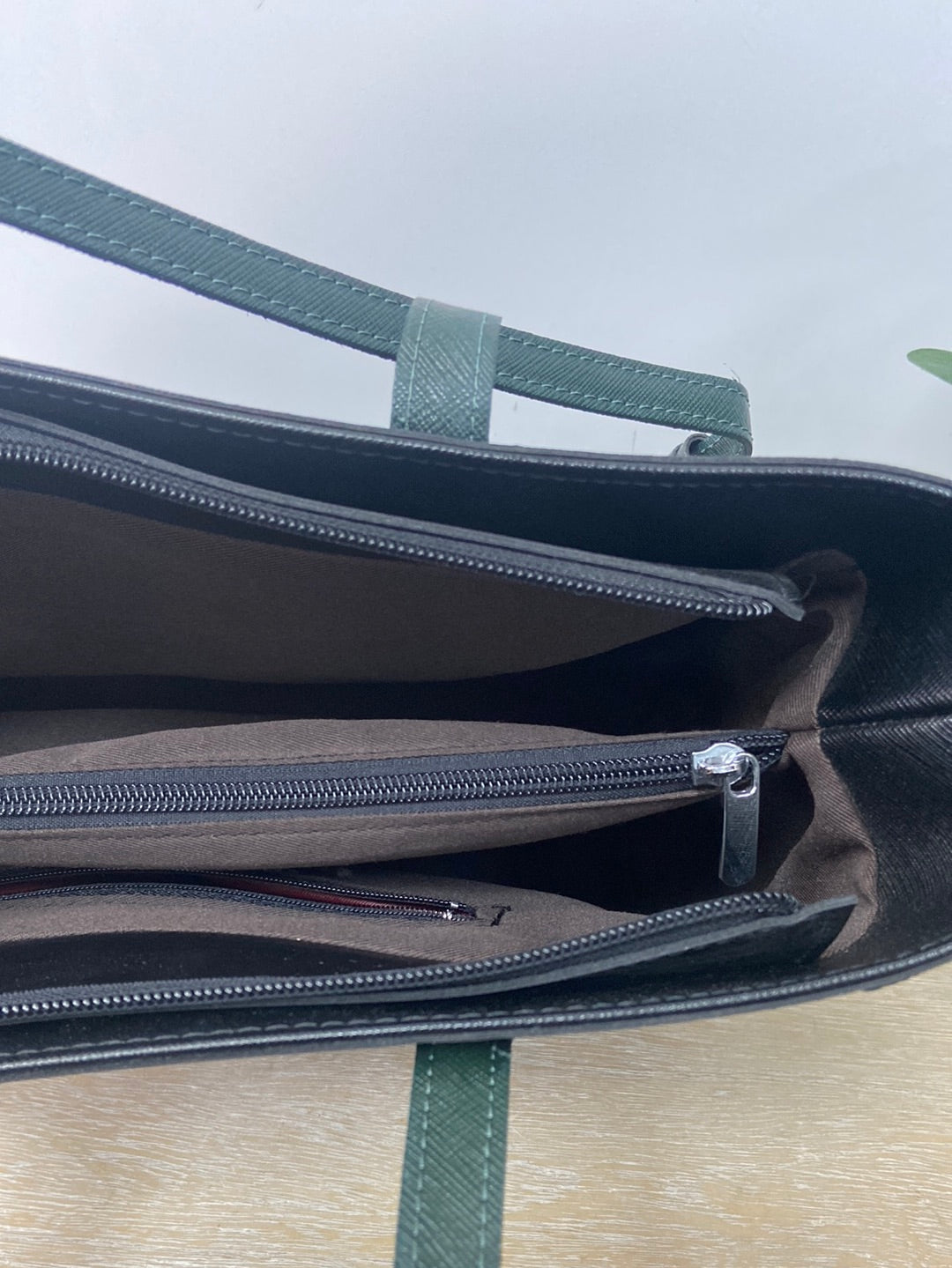 OTRAS. Bolso polipiel bicolor