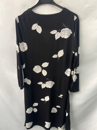 MANGO. Vestido negro hojas T.m