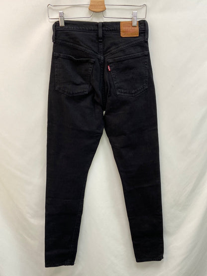 LEVIS. Pantalón negro básico T.34/36