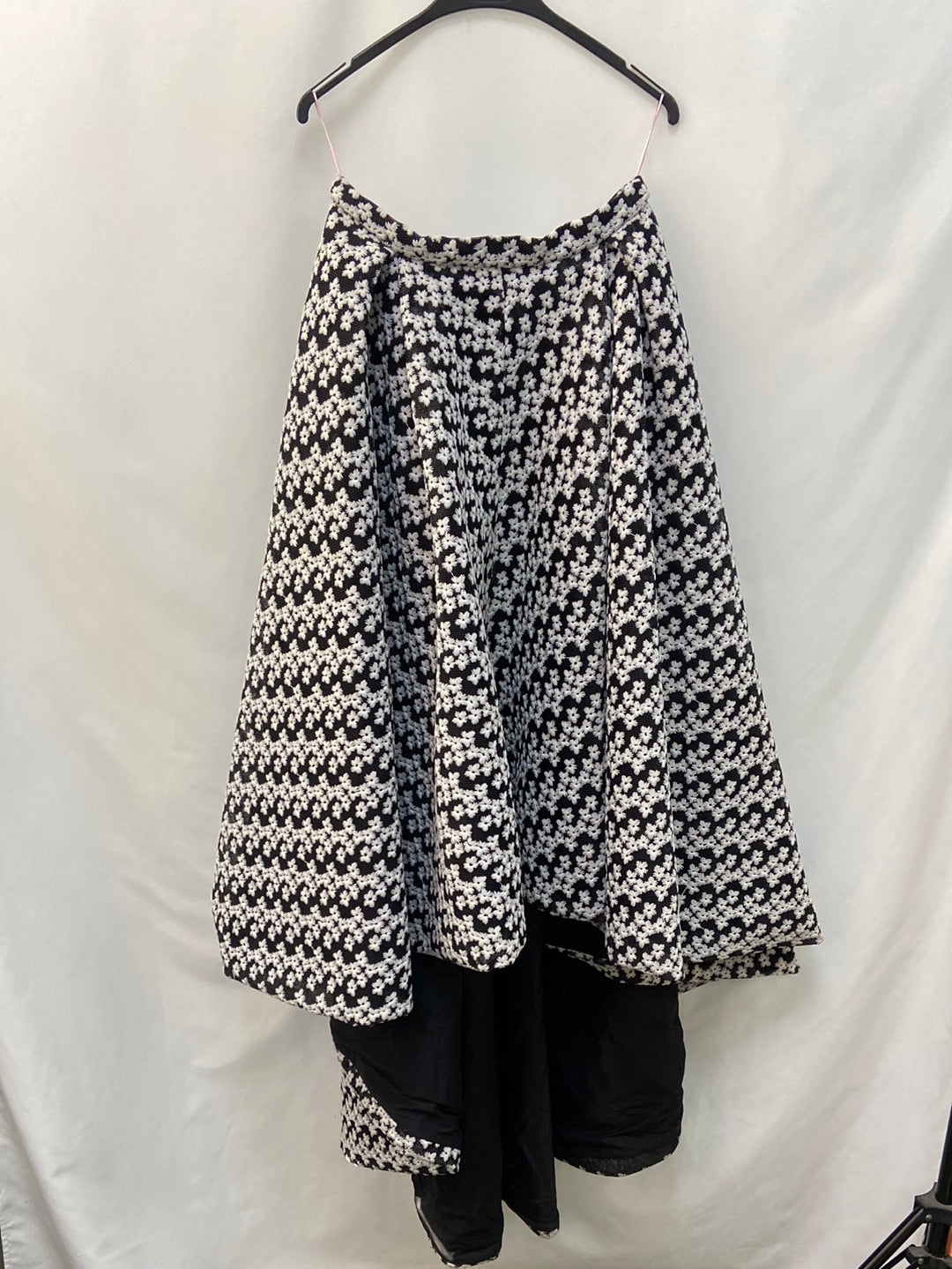 DOLORES PROMESAS. Asymmetrical skirt size 40