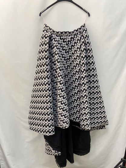 DOLORES PROMESAS. Asymmetrical skirt size 40