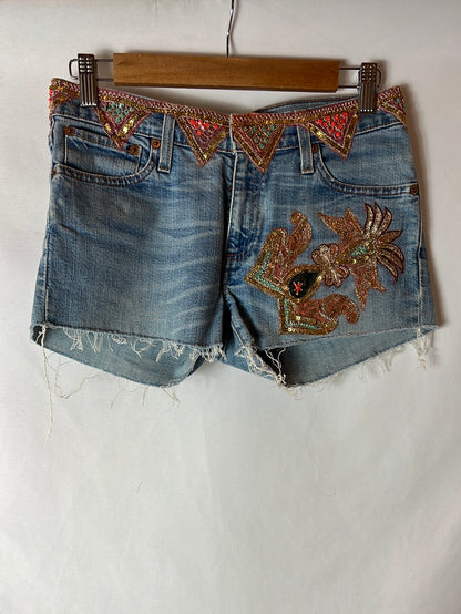 LEVI´S. Shorts vaqueros con abalorios. T.29 (M)