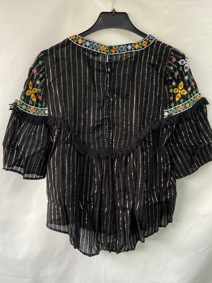 ZARA.Top negro bordado T.XS