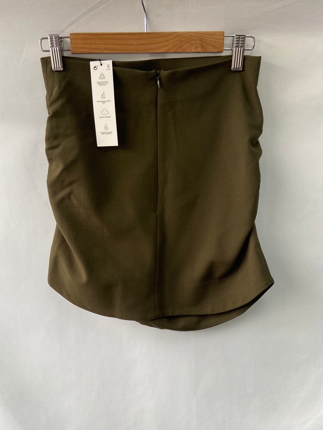 ZARA. Green gathered mini skirt Ts