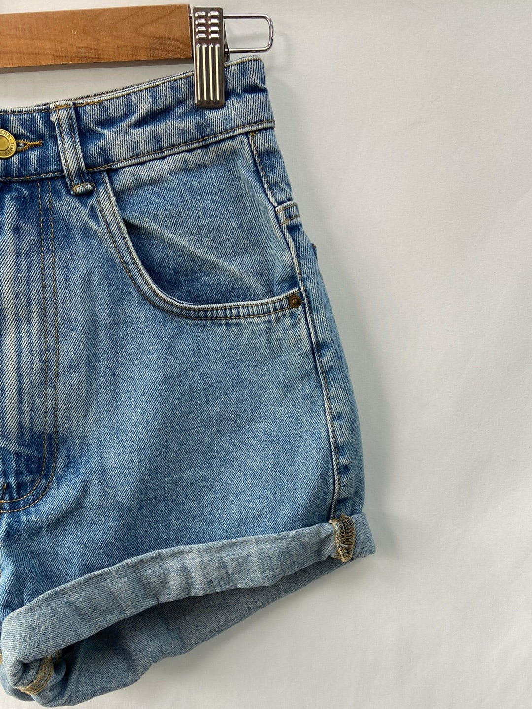 ZARA.Shorts denim dobladillo T.32
