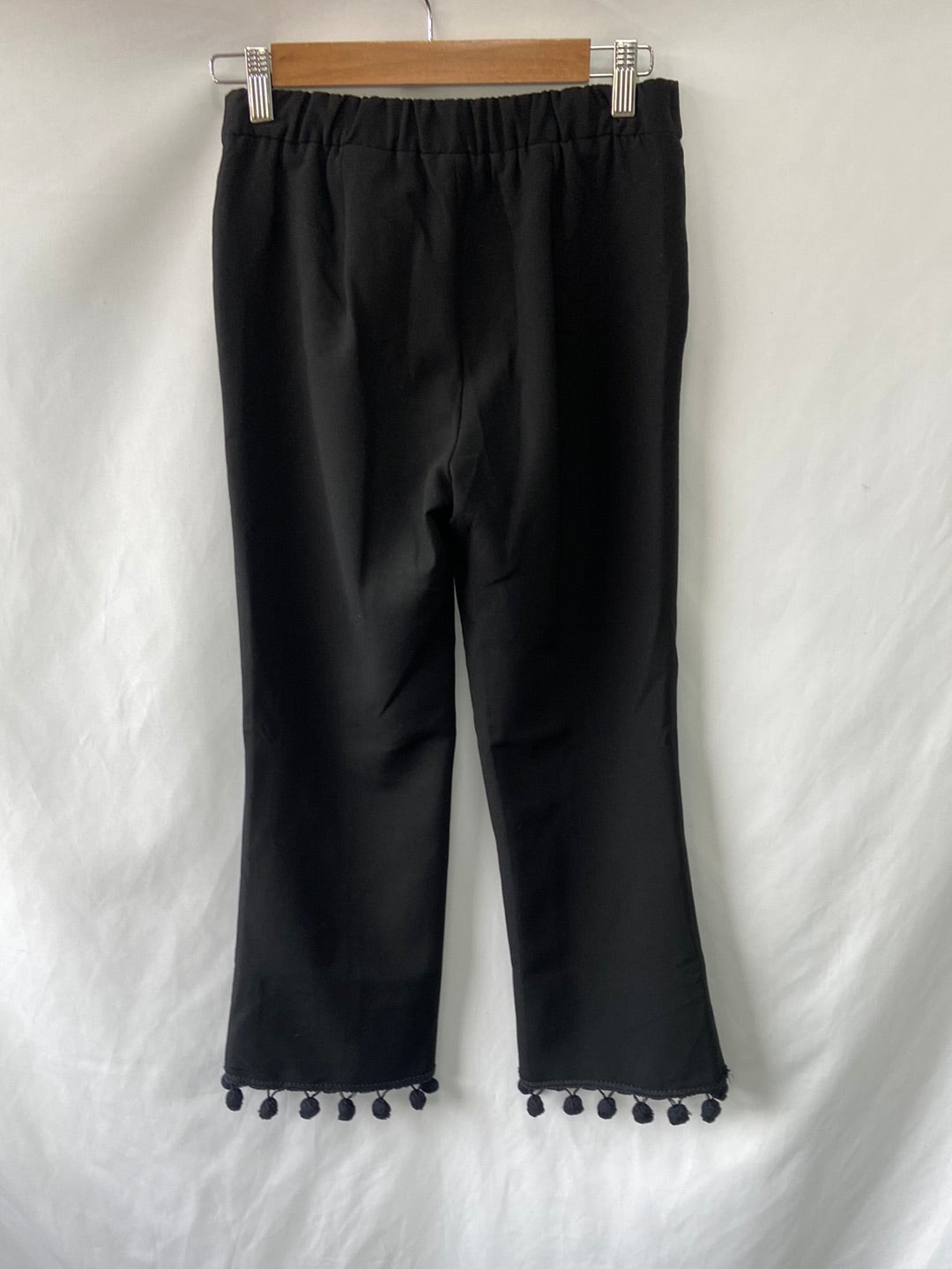 ZARA.Pantalones negros borlas T.XS