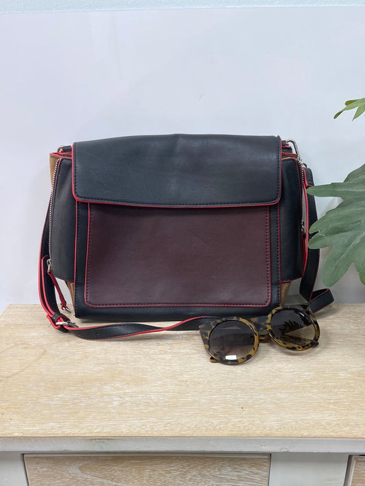 ZARA. Bolso tricolor tipo cartera M