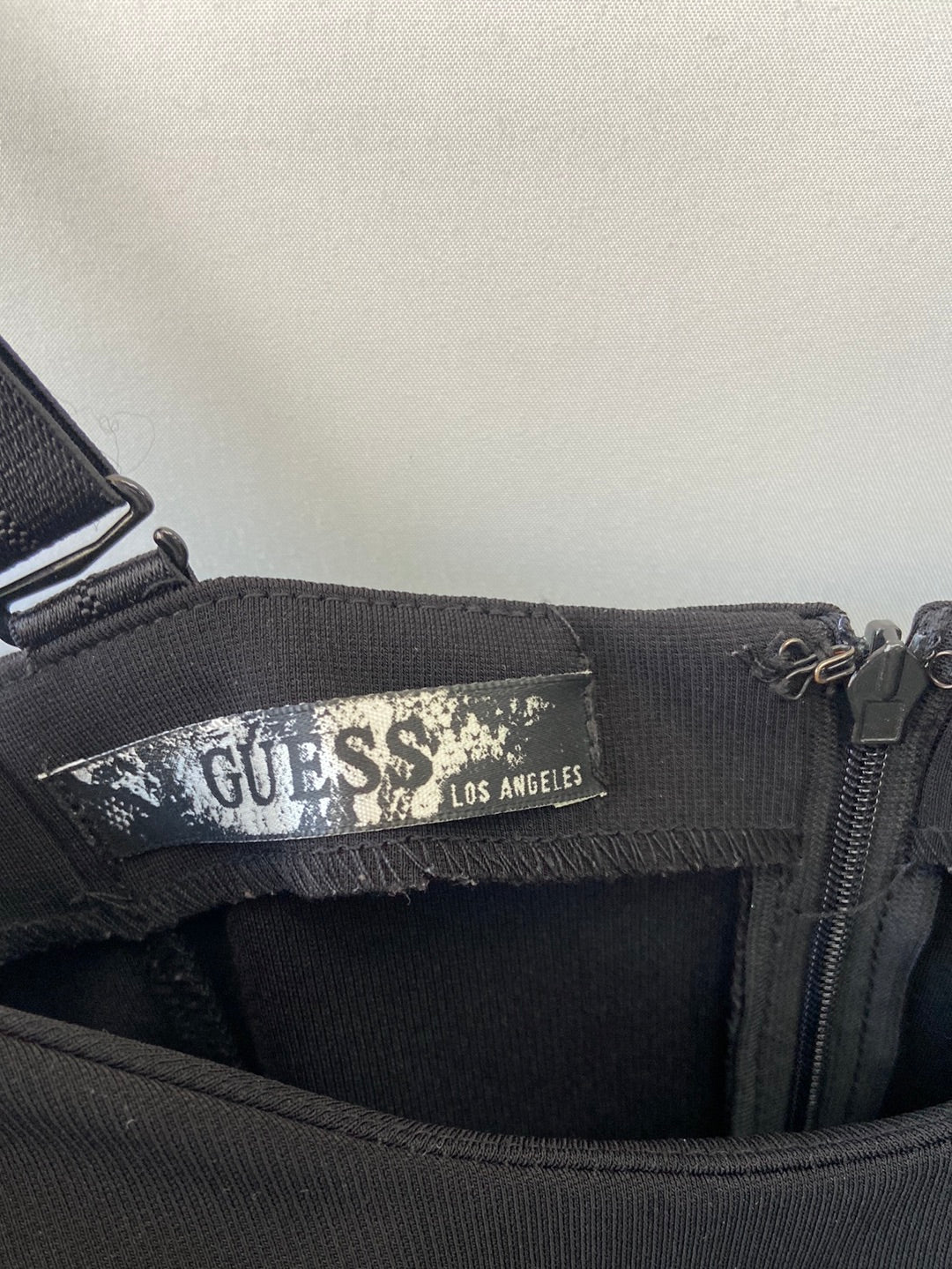 GUESS. Vestido negro ajustado T.xs