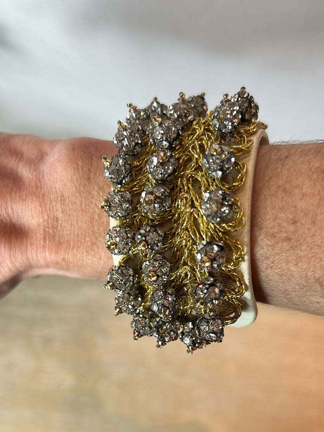 ERMANNO SCERVINO. Pulsera piel pedrería