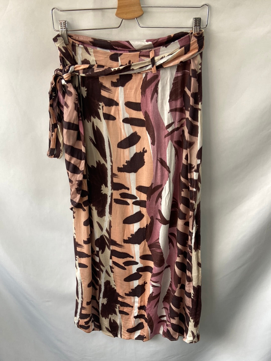 OYSHO.Falda midi tipo pareo T.s