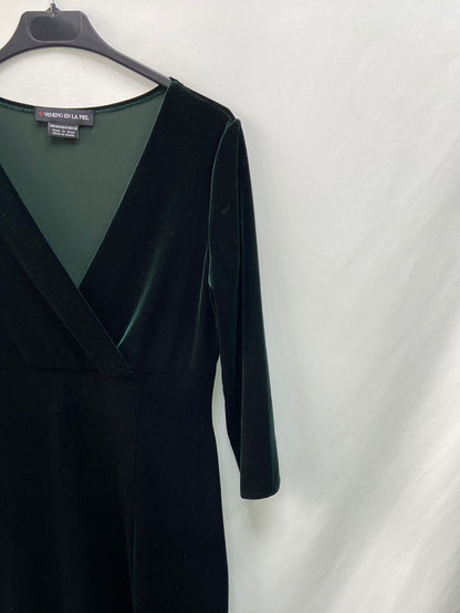 VENENO EN LA PIEL.Vestido largo verde terciopelo T.38