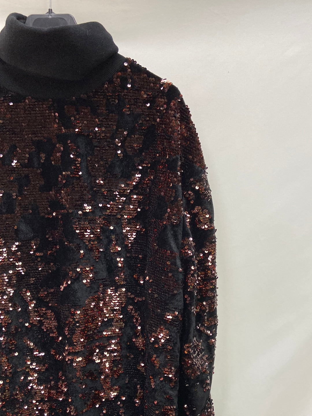 ZARA.Jersey negro lentejuelas T.M