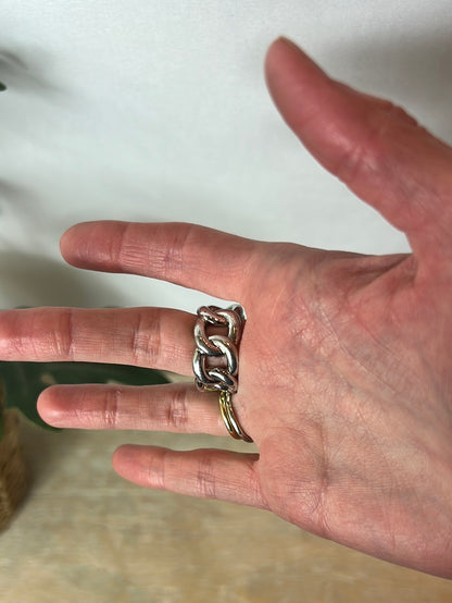 PIANEGONDA. Anillo plateado piedra